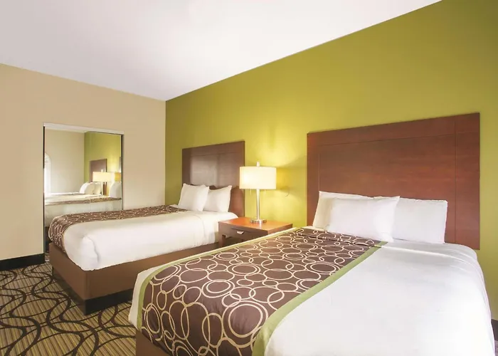 Hotel La Quinta By Wyndham Conference Center 2*