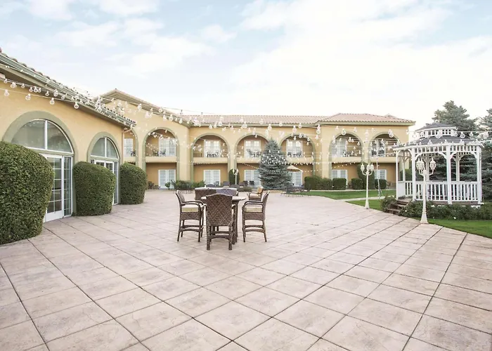 Hotel La Quinta By Wyndham Conference Center 2*