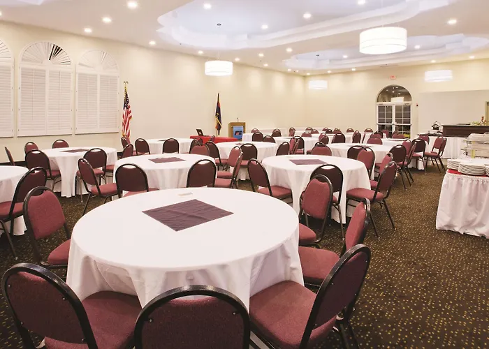 La Quinta By Wyndham Conference Center 2*